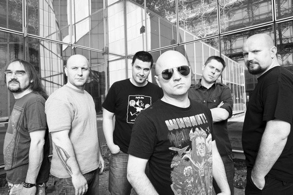 hladno-pivo-nis-2012-castite-mileta-hladnim-pivom